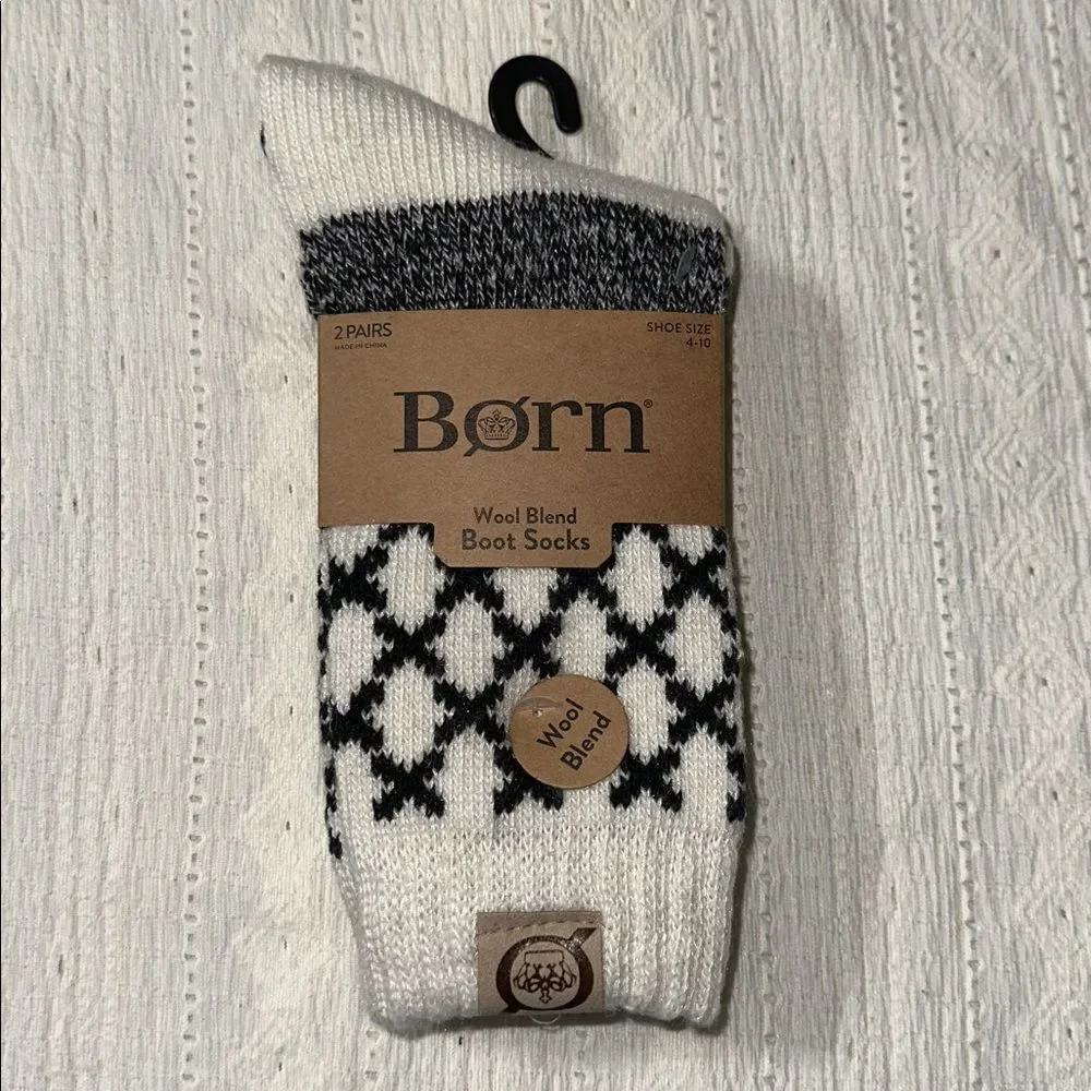 BORN Heather Black White US W 4-10 Texture Knit Pattern Boot Socks 2 Pack